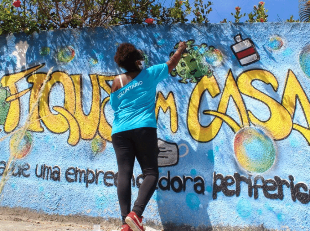 Carla conta como o Pintar o Bem foi essencial para complementar sua renda