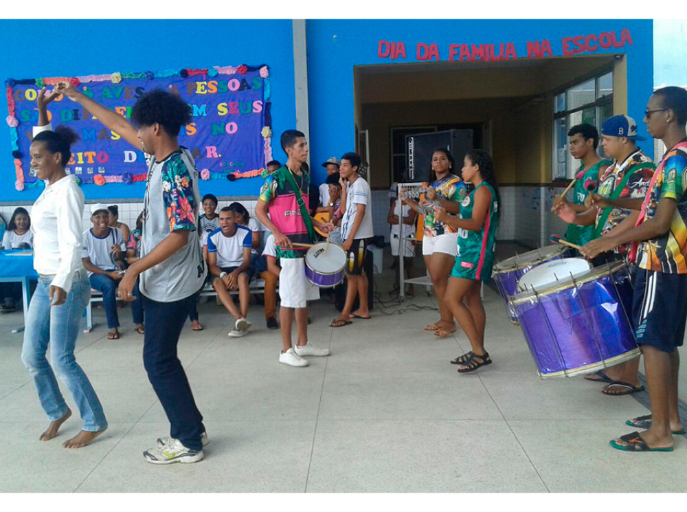 Gestão democrática e participação da Família na Escola