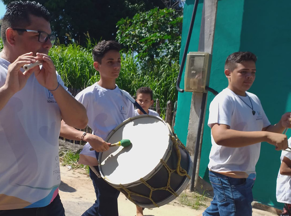 Aos sons dos pífaros