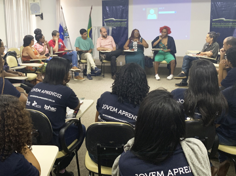 Juventudes se reúnem para conhecer e dialogar com parlamento da Alerj